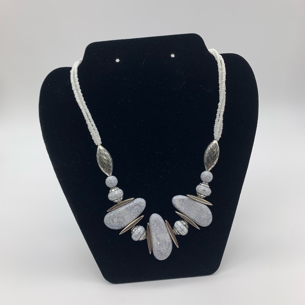 ICAY IMPORT Fashion White Seed Bead Necklace With Silver Beads & Gray Stones